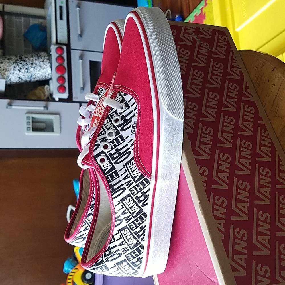 VANS AUTHENIC